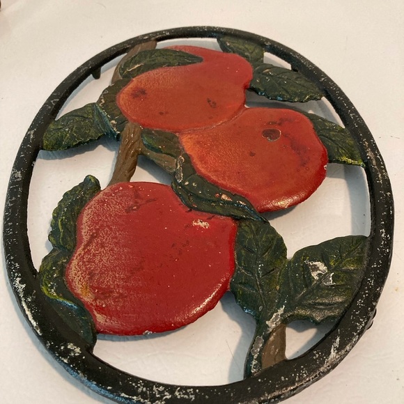 Unbranded Fall Apple Cast Iron Trivet Or Wall Hanging Vintage Apple Design - Picture 5 of 12